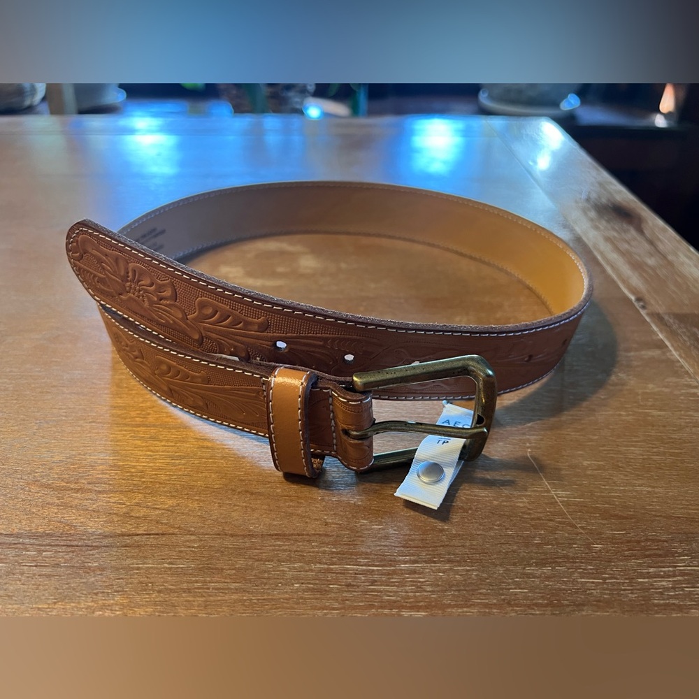 NWT AMERICAN EAGLE TOOLED LEATHER BELT XS